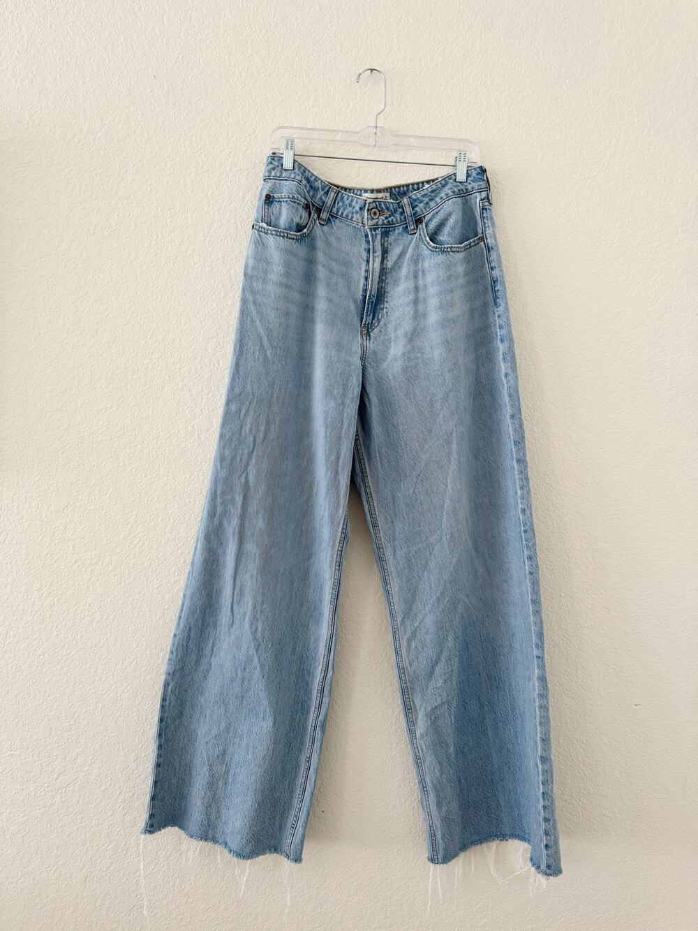 Abercrombie & Fitch Curve Love High Rise Wide Leg Jeans Light Wash 31 Extra Long
